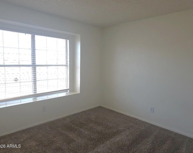 3402 E Oraibi Drive - Photo Thumbnail 13