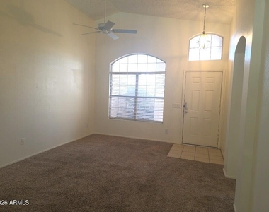 3402 E Oraibi Drive - Photo Thumbnail 2