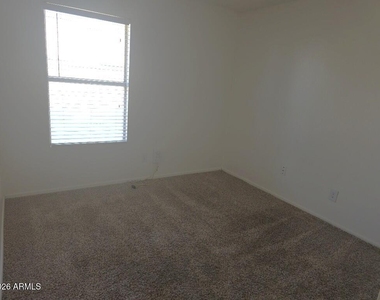 3402 E Oraibi Drive - Photo Thumbnail 9