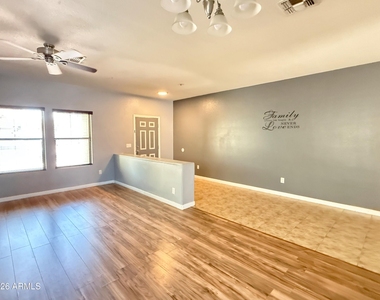 2858 W Mineral Butte Drive - Photo Thumbnail 4