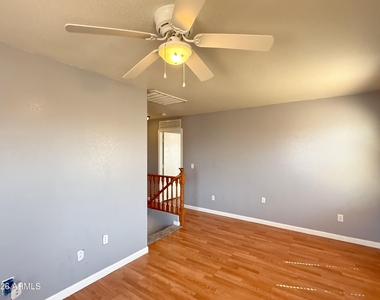 2858 W Mineral Butte Drive - Photo Thumbnail 11