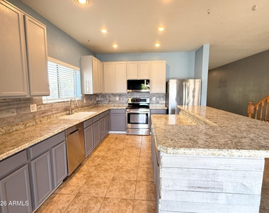 2858 W Mineral Butte Drive - Photo Thumbnail 9