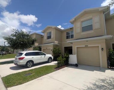 2900 Nw Treviso Circle - Photo Thumbnail 1