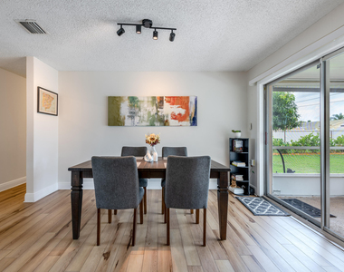 4317 Applecrest Drive - Photo Thumbnail 12