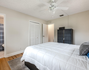 4317 Applecrest Drive - Photo Thumbnail 18