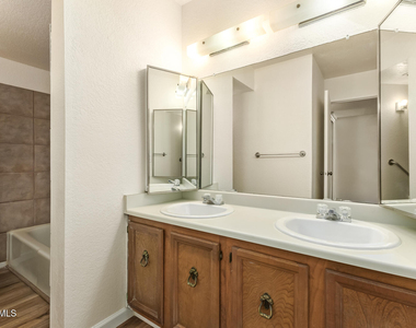 3002 N 70th Street - Photo Thumbnail 4