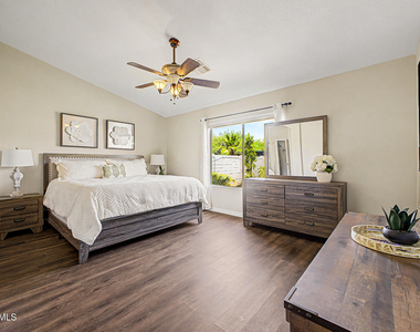 10202 E Juanita Avenue - Photo Thumbnail 15