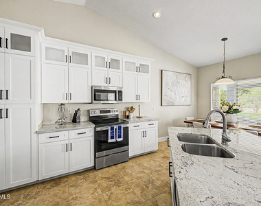 10202 E Juanita Avenue - Photo Thumbnail 13