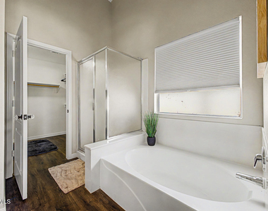 10202 E Juanita Avenue - Photo Thumbnail 18