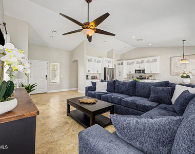 10202 E Juanita Avenue - Photo Thumbnail 9
