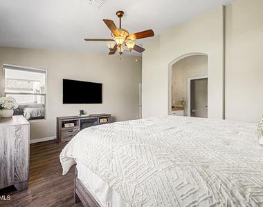 10202 E Juanita Avenue - Photo Thumbnail 16