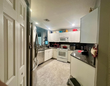 12418 Crystal Pointe Drive - Photo Thumbnail 3