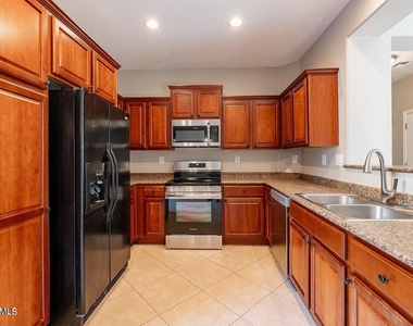 3653 W Bryce Court - Photo Thumbnail 4