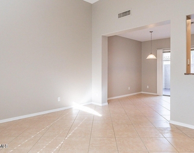 3653 W Bryce Court - Photo Thumbnail 2