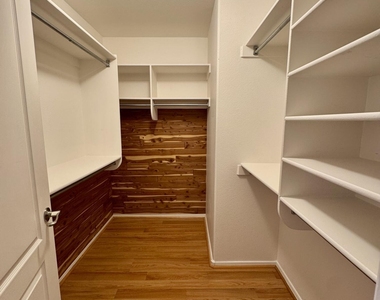 6510 W Behrend Drive - Photo Thumbnail 16