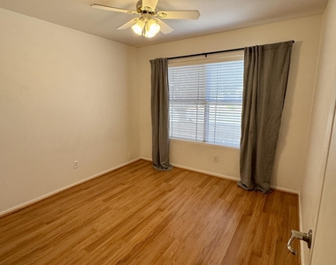 6510 W Behrend Drive - Photo Thumbnail 9