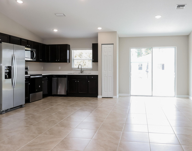 1037 Sw Sudder Avenue - Photo Thumbnail 8