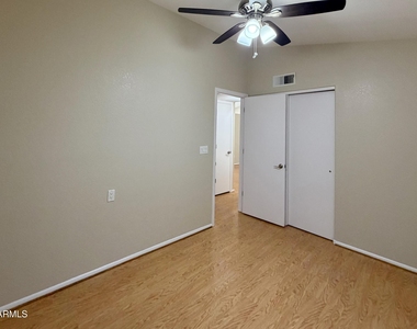 3005 W Ross Avenue - Photo Thumbnail 11