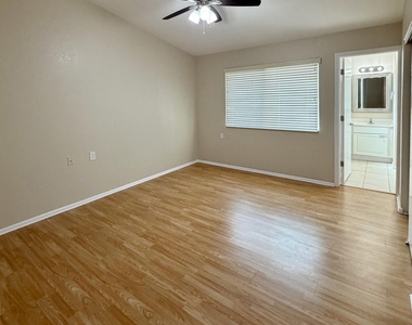 3005 W Ross Avenue - Photo Thumbnail 7