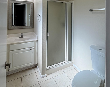 3005 W Ross Avenue - Photo Thumbnail 9