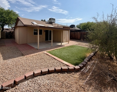 3005 W Ross Avenue - Photo Thumbnail 14
