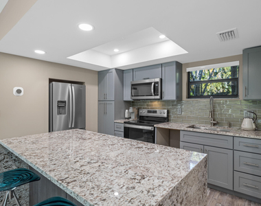 11863 Wimbledon Circle - Photo Thumbnail 2