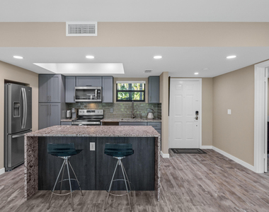 11863 Wimbledon Circle - Photo Thumbnail 23