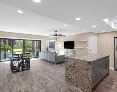11863 Wimbledon Circle - Photo Thumbnail 6