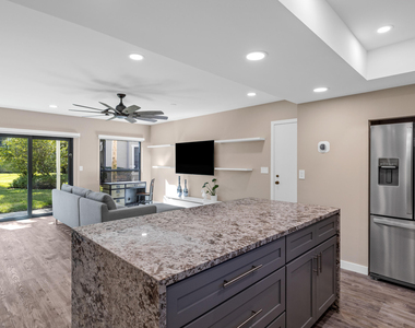 11863 Wimbledon Circle - Photo Thumbnail 8