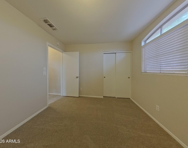 17220 N Wavyleaf Avenue - Photo Thumbnail 11