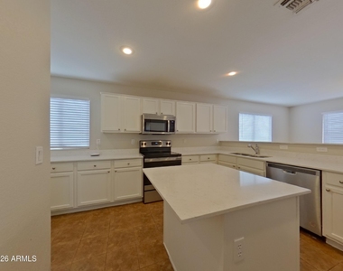 17220 N Wavyleaf Avenue - Photo Thumbnail 4