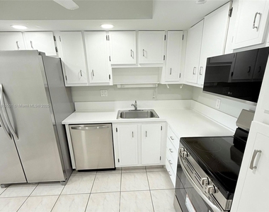 1300 Saint Charles Place - Photo Thumbnail 11