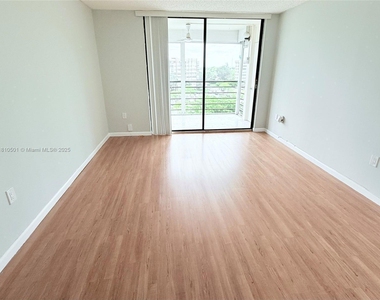 1300 Saint Charles Place - Photo Thumbnail 9