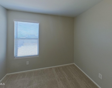 23670 W Levi Drive - Photo Thumbnail 11