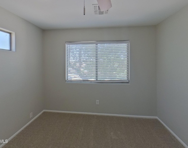 23670 W Levi Drive - Photo Thumbnail 14