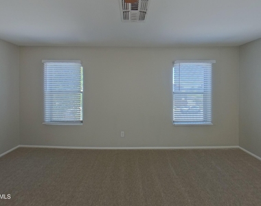 23670 W Levi Drive - Photo Thumbnail 6