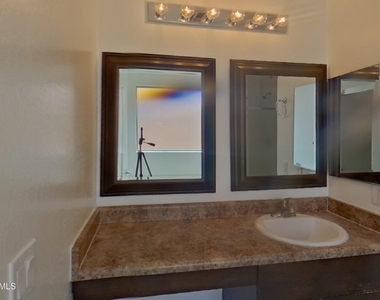 23670 W Levi Drive - Photo Thumbnail 8
