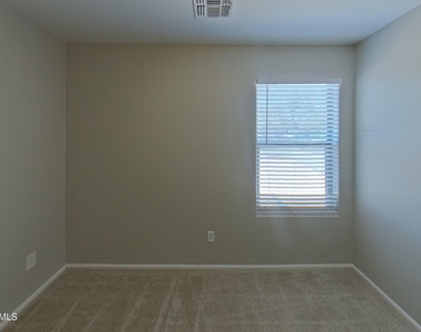 23670 W Levi Drive - Photo Thumbnail 9