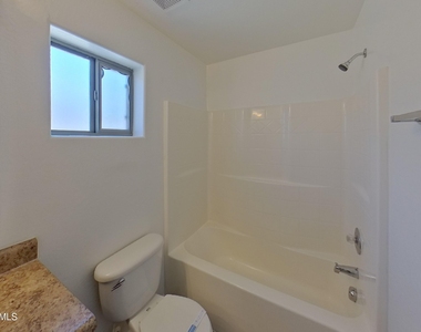 23670 W Levi Drive - Photo Thumbnail 12