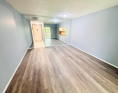 4354 Nw 9th Avenue - Photo Thumbnail 2