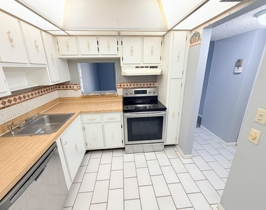 4354 Nw 9th Avenue - Photo Thumbnail 3