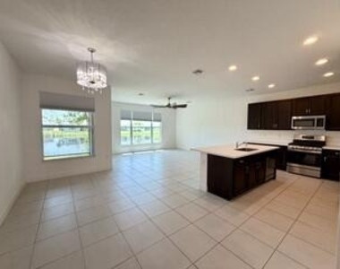 11609 Sw Hawthorne Hill Road - Photo Thumbnail 2
