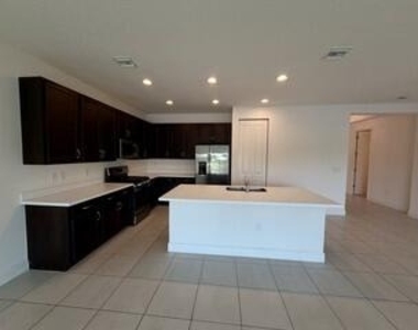 11609 Sw Hawthorne Hill Road - Photo Thumbnail 3
