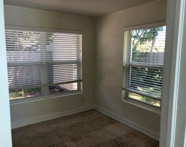3160 Ne 6th Avenue - Photo Thumbnail 8