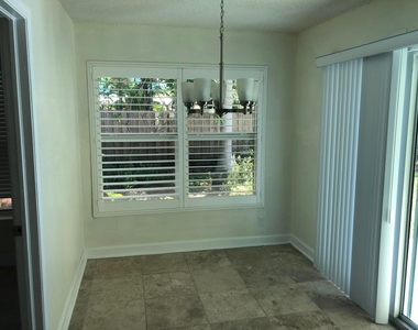 3160 Ne 6th Avenue - Photo Thumbnail 13
