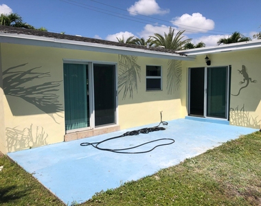 3160 Ne 6th Avenue - Photo Thumbnail 6