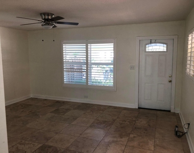 3160 Ne 6th Avenue - Photo Thumbnail 7