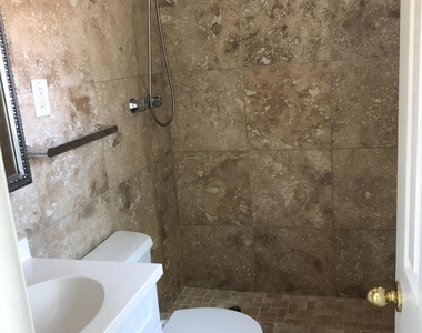 3160 Ne 6th Avenue - Photo Thumbnail 14