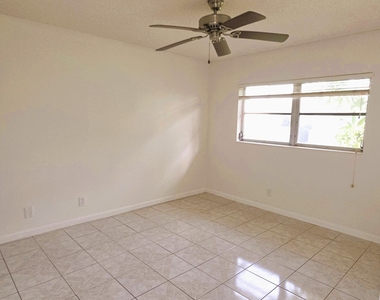 5445 Glenda Street - Photo Thumbnail 5