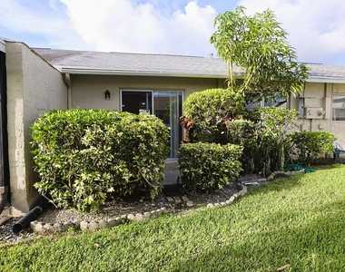 5445 Glenda Street - Photo Thumbnail 9